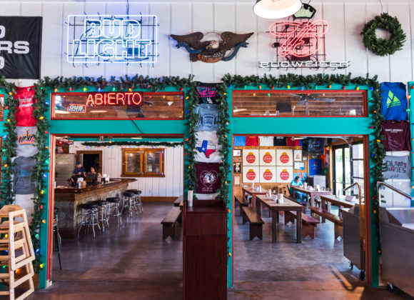 KENS5: Comeback complete: San Antonio restaurant holds grand re-opening after fire